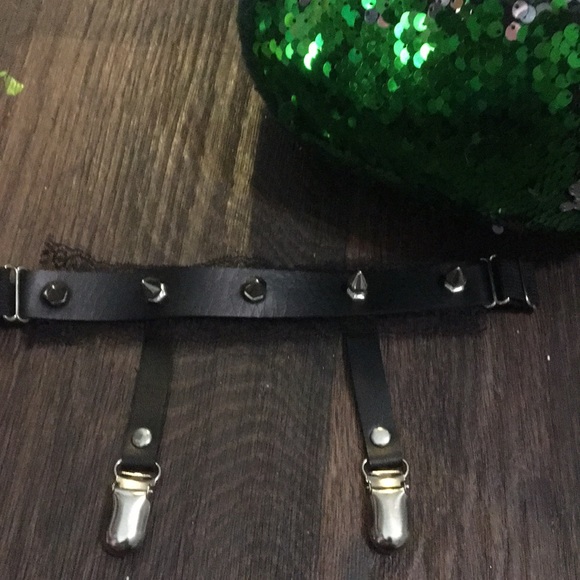 ☠️dolls kill  studded garter☠️ - Picture 2 of 3